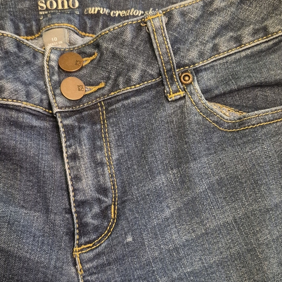 SoHo Med Wash Denim Jeans Curvy Creator Skinny.Double Button Zip .(#1647) - Picture 4 of 16